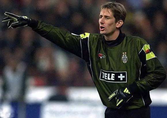 竞技宝下载 -包含刚刚！赛后夏洛特黄蜂调整名单巴塞罗那遗憾出局备战德国杯，今晚浙江队临场应变的词条